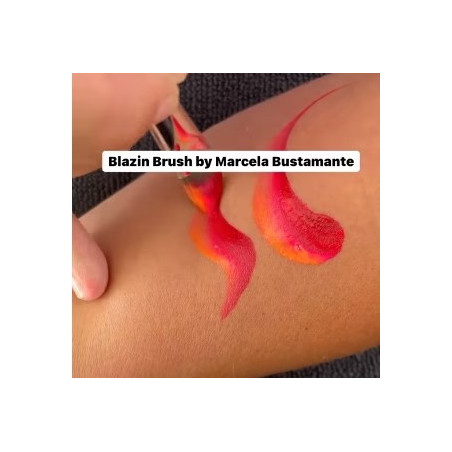BlazinBrushes by Marcela Bustamante | Schminke pinsel