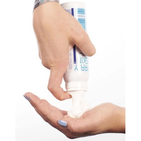 Der Marly Skin Schaum schützt, stärkt und regeneriert Ihre Hautbarriere - wie eine zweite Haut!